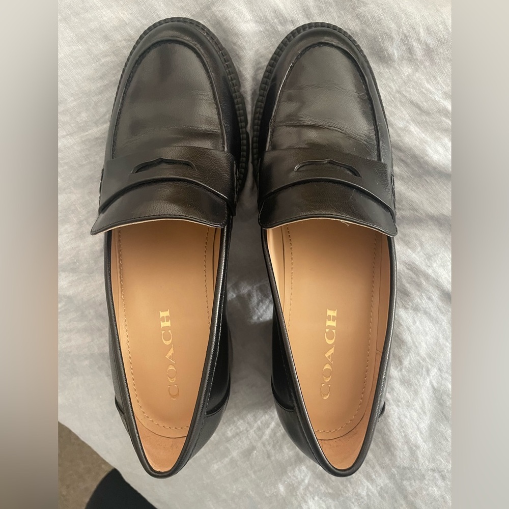 Elegant Black Coach Leah Chunky Heeled Leather Loafers - Picture 2 of 5